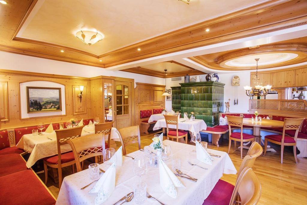 Gasthaus Zum Kreuz Sankt Märgen Exteriör bild